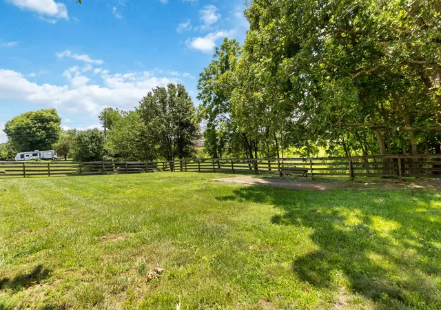 Homes for sale in Bronston, KY | 217 Old Decker Rd, Bronston, KY 42518 | MLS# 26015061