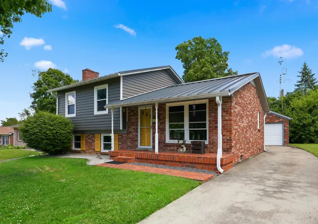 Homes for sale in Lexington, KY | 2176 Stephens Ln, Lexington, KY 40504 | MLS# 26016960