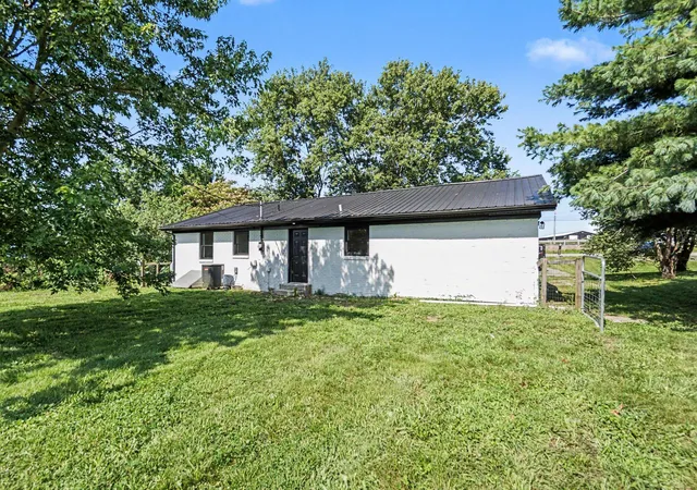Homes for sale in Salvisa, KY | 3885 Louisville Rd, Salvisa, KY 40372 | MLS# 26015042