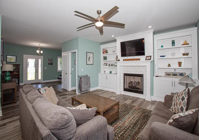 Photo 3 of Single family home for sale at 198 Lakeshore Cir, Georgetown, KY 40324 | MLS# 26015062 | Listing updated on 2026-10-06