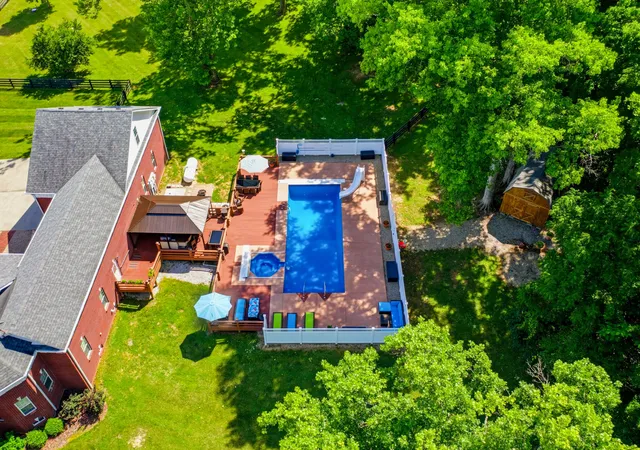 3rd image of 1725 Onan Bend Rd, Frankfort, KY 40601 | MLS# 26015063
