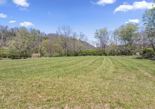 Homes for sale in Versailles, KY | 737 Fintville Rd, Versailles, KY 40383 | MLS# 26015058