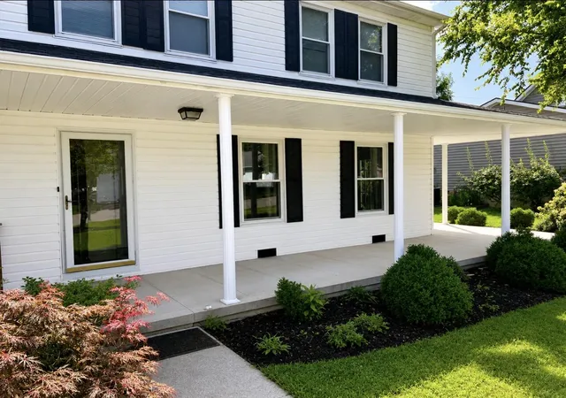 Photo 4 of Single family home for sale at 322 Calmes Blvd, Winchester, KY 40391 | MLS# 26019133 | Listing updated on 2026-09-30