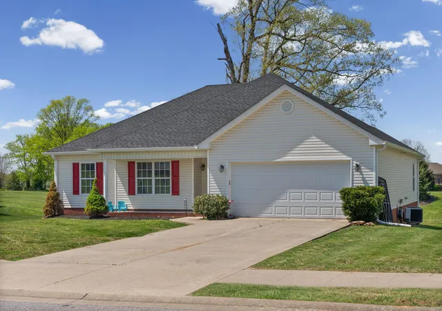 Homes for sale in Hopkinsville, KY | 107 Lurlington Ct, Hopkinsville, KY 42240 | MLS# 26015064