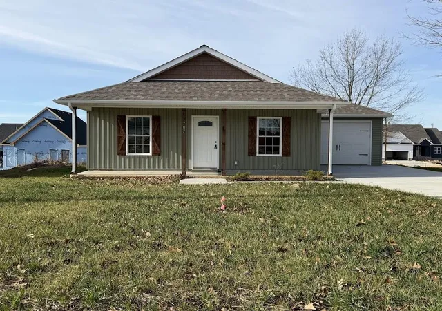 Homes for sale in Elkton, KY | 707 W Shelby Ave, Elkton, KY 42220 | MLS# 26015075