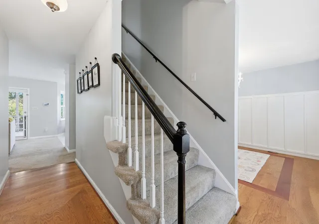 Photo 3 of Single family home for sale at 925 Springwood Ct, Lexington, KY 40515 | MLS# 26015082 | Listing updated on 2026-06-26