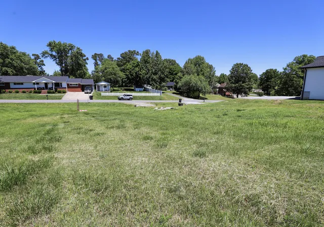 5th image of 603 Lakeview Dr, Paducah, KY 42003 | MLS# 26017437