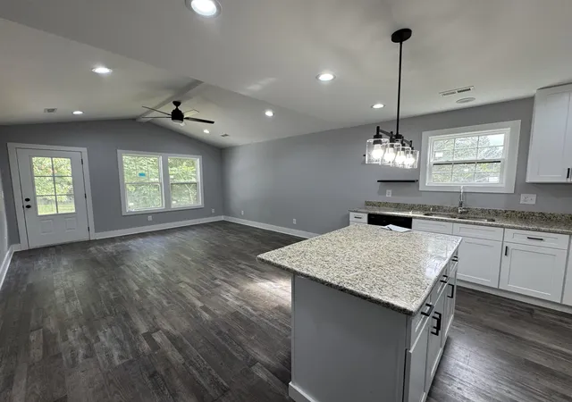 Photo 3 of Single family home for sale at 296 Hillview Dr, Cadiz, KY 42211 | MLS# 26015265 | Listing updated on 2026-08-26