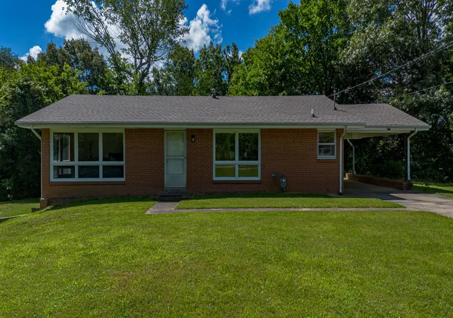 Homes for sale in Paducah, KY | 3200 Bement St, Paducah, KY 42003 | MLS# 26017270