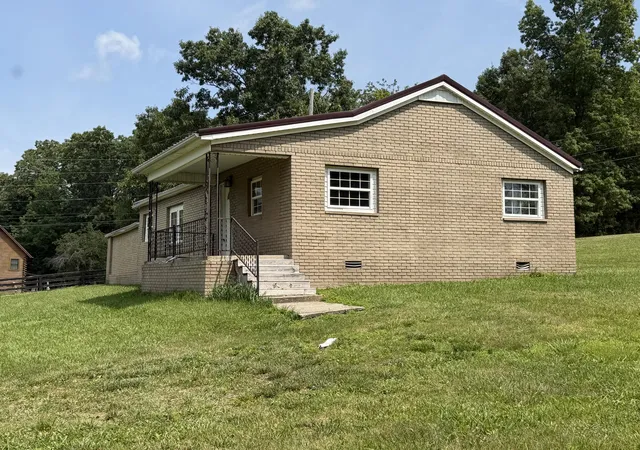 Photo 2 of Single family home for sale at 2718 Bee Crk Rd, Corbin, KY 40701 | MLS# 26015147 | Listing updated on 2026-08-18