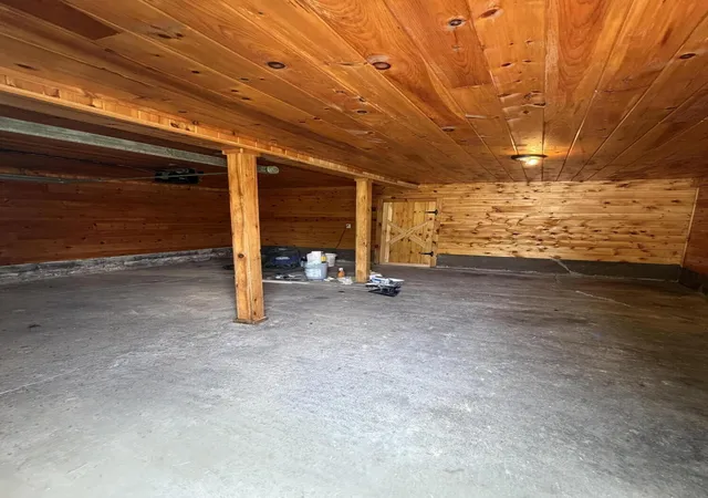 Photo 3 of Single family home for sale at 2718 Bee Crk Rd, Corbin, KY 40701 | MLS# 26015147 | Listing updated on 2026-08-18