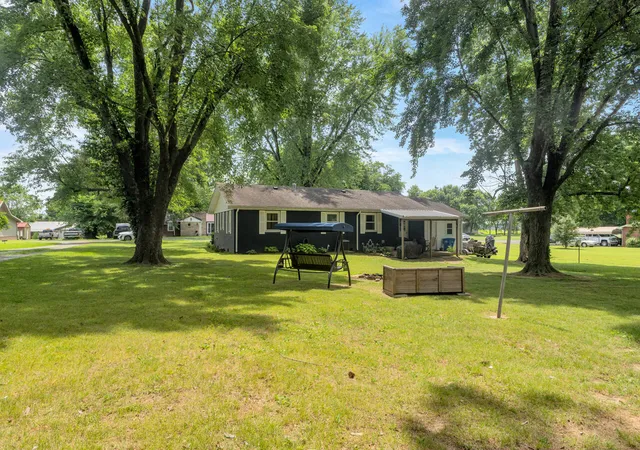 Homes for sale in Fredonia, KY | 216 W Crider St, Fredonia, KY 42411 | MLS# 26016774