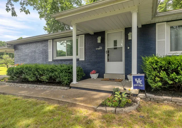 Homes for sale in Fredonia, KY | 216 W Crider St, Fredonia, KY 42411 | MLS# 26016774
