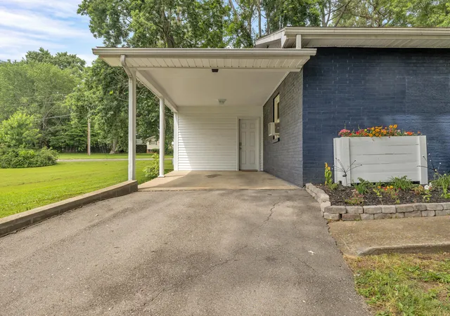 Homes for sale in Fredonia, KY | 216 W Crider St, Fredonia, KY 42411 | MLS# 26016774