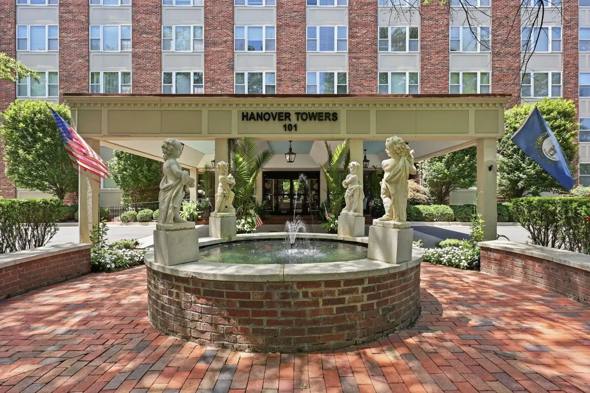 Listing Photo 1 - Condo for sale in 101 S Hanover Ave located at 101 S Hanover Ave, Lexington, KY 40502 - Unit #8D