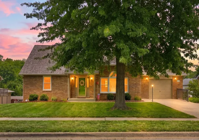 Homes for sale in Paris, KY | 312 Castle Blvd, Paris, KY 40361 | MLS# 26015164