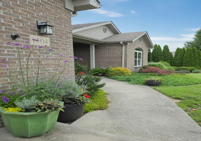 Homes for sale in Berea, KY | 1504 Phyllis Dr, Berea, KY 40403 | MLS# 26015199