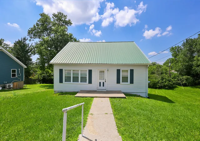 Homes for sale in Harrodsburg, KY | 518 Graham Ave, Harrodsburg, KY 40330 | MLS# 26016182