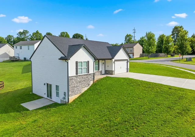 Homes for sale in Dry Ridge, KY | 103 Sheffield Dr, Dry Ridge, KY 41035 | MLS# 26015674