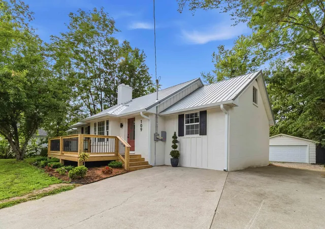 Homes for sale in Berea, KY | 109 Elm St, Berea, KY 40403 | MLS# 26015256