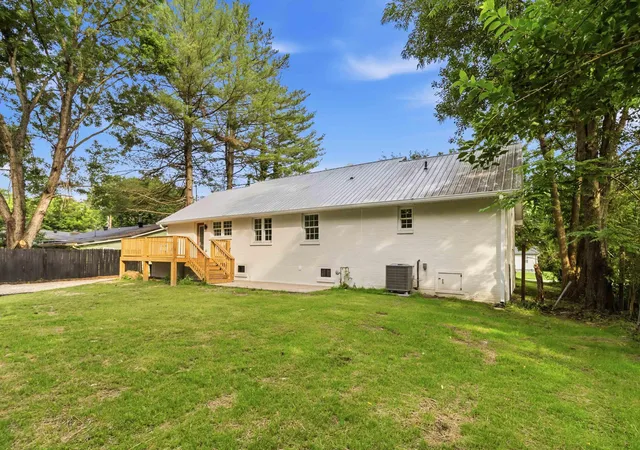 Photo 4 of Single family home for sale at 109 Elm St, Berea, KY 40403 | MLS# 26015256 | Listing updated on 2026-10-03
