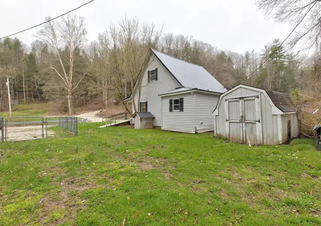 Homes for sale in Olive Hill, KY | 2767 Grahn Rd, Olive Hill, KY 41164 | MLS# 26015156