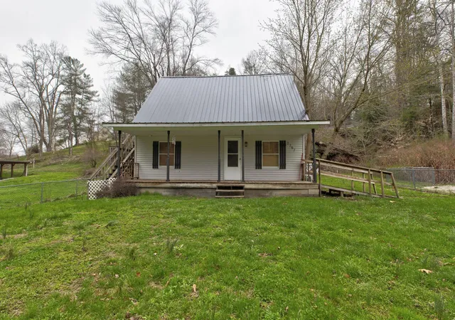 Homes for sale in Olive Hill, KY | 2767 Grahn Rd, Olive Hill, KY 41164 | MLS# 26015156