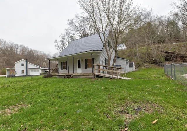 Homes for sale in Olive Hill, KY | 2767 Grahn Rd, Olive Hill, KY 41164 | MLS# 26015156