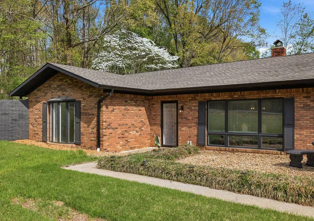 2nd image of 1601 Shallow Creek Cir, Paducah, KY 42001 | MLS# 26018392