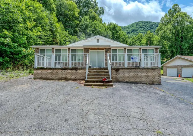 Photo 1 of Single family home for sale at 9598 Highway 119 N, Jenkins, KY 41537 | MLS# 26015161 | Listing updated on 2026-09-03