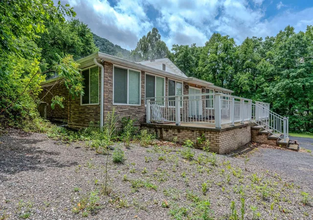 Photo 2 of Single family home for sale at 9598 Highway 119 N, Jenkins, KY 41537 | MLS# 26015161 | Listing updated on 2026-09-03