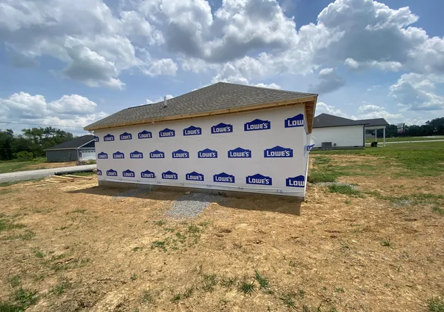 Homes for sale in Cadiz, KY | 37 Fieldstone Cir, Cadiz, KY 42211 | MLS# 26015726