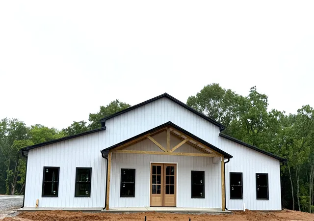 1st image of 5572 Antioch Rd Rd, Hopkinsville, KY 42240 | MLS# 26015311