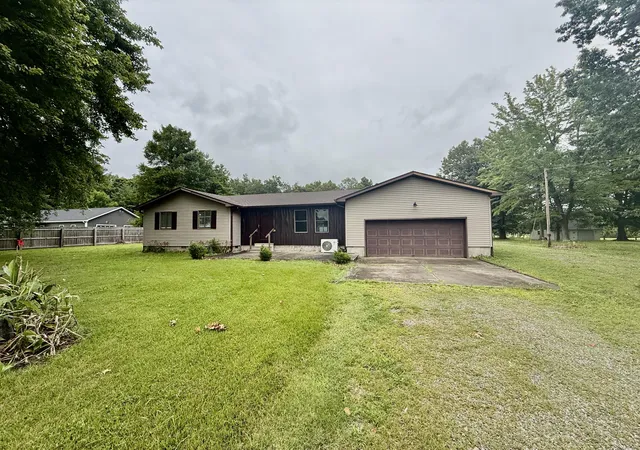 Homes for sale in Benton, KY | 2158 Us 68, Benton, KY 42025 | MLS# 26017205
