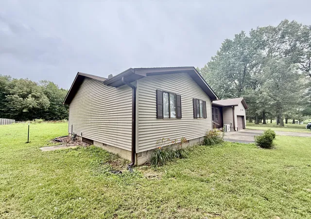 Homes for sale in Benton, KY | 2158 US 68, Benton, KY 42025 | MLS# 26017205