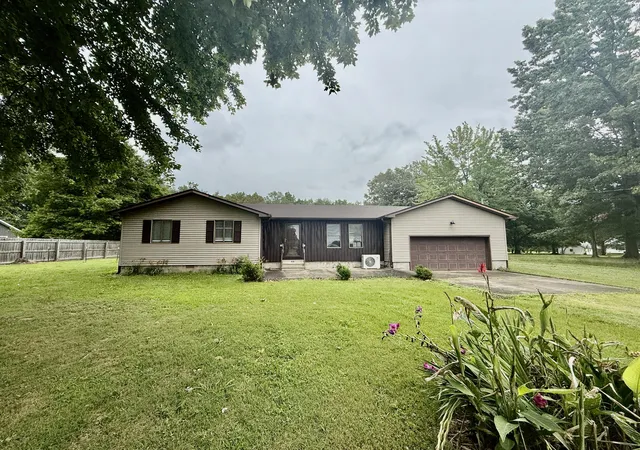 Homes for sale in Benton, KY | 2158 Us 68, Benton, KY 42025 | MLS# 26017205