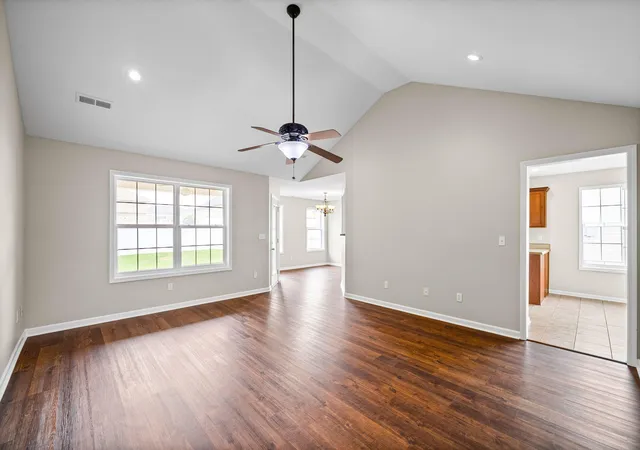 Homes for sale in Hopkinsville, KY | 100 Lurlington Ct, Hopkinsville, KY 42240 | MLS# 26015178
