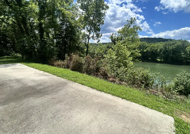 Homes for sale in Burkesville, KY | 15 River Spur West, Burkesville, KY 42717 | MLS# 26016156