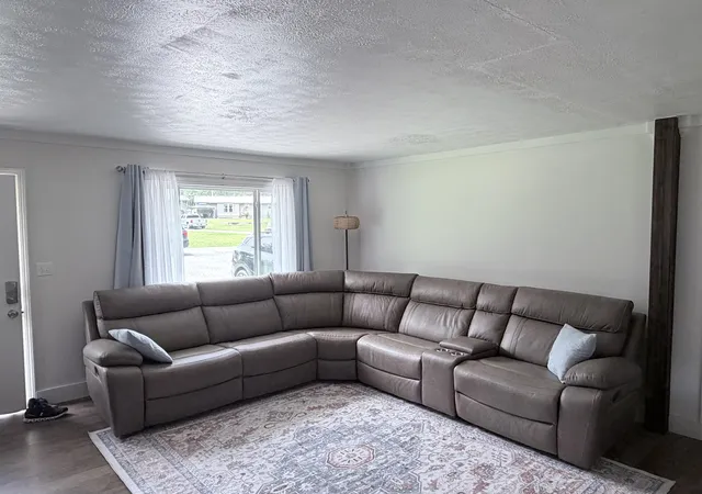 Photo 3 of Single family home for sale at 1401 Mimosa Ln, Benton, KY 42025 | MLS# 26015207 | Listing updated on 2026-09-03