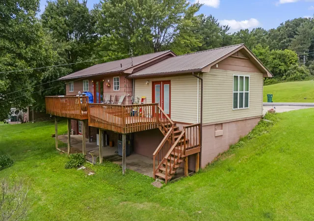 Photo 3 of Single family home for sale at 27 Poplar Ln, Morehead, KY 40351 | MLS# 26015190 | Listing updated on 2026-08-17