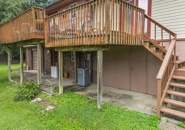 Photo 3 of Single family home for sale at 27 Poplar Ln, Morehead, KY 40351 | MLS# 26015190 | Listing updated on 2026-08-17