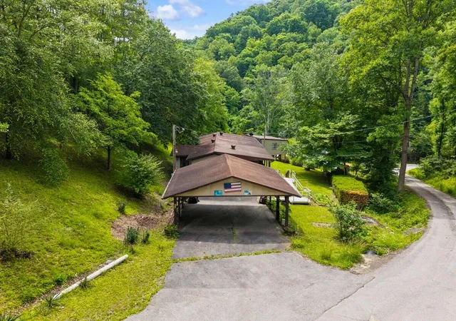 Homes for sale in Pikeville, KY | 210 Right Fork Of Cowpen Rd, Pikeville, KY 41501 | MLS# 26015200