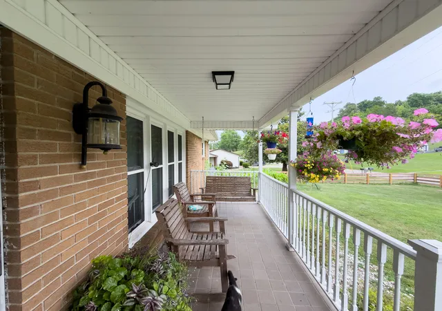 Photo 2 of Single family home for sale at 10 Joan St, Williamsburg, KY 40769 | MLS# 26015249 | Listing updated on 2026-09-03