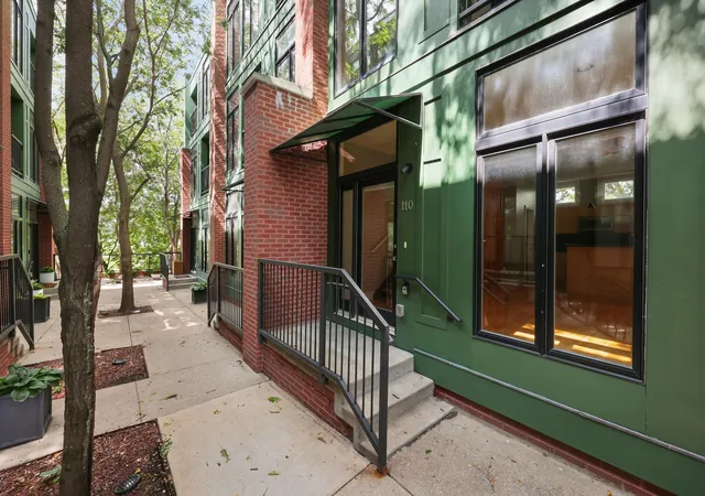 Listing Photo 4 - Condo for sale in building located at 622 W Main St, Lexington, KY 40508 - Unit #110