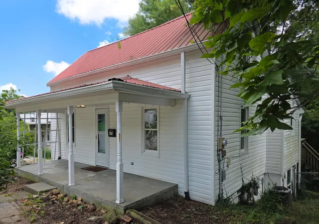 Homes for sale in Berea, KY | 418 Center St, Berea, KY 40403 | MLS# 26016133