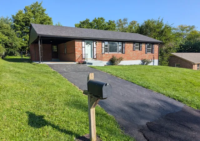 Homes for sale in Richmond, KY | 106 Leimaur Dr, Richmond, KY 40475 | MLS# 26015877