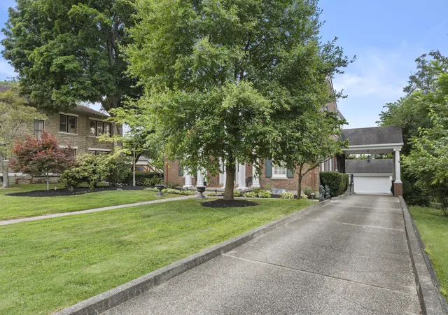 Homes for sale in Berea, KY | 617 Chestnut St, Berea, KY 40403 | MLS# 26015792