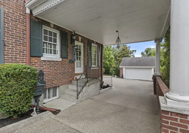 Homes for sale in Berea, KY | 617 Chestnut St, Berea, KY 40403 | MLS# 26015792