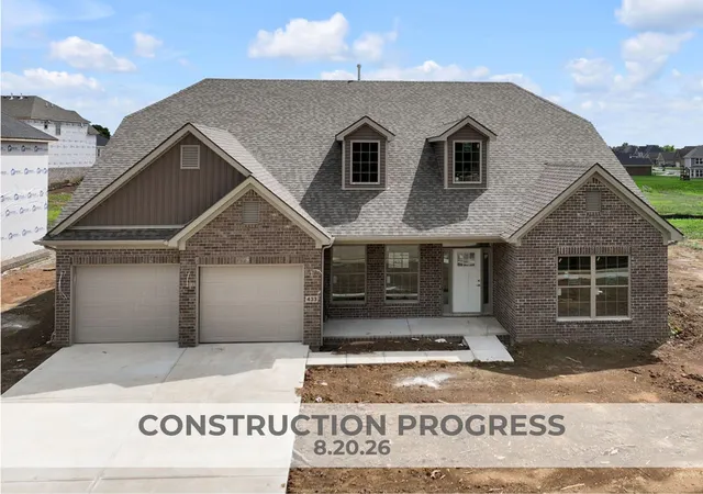 Photo 1 of Single family home for sale at 433 Sandalwood Park, Versailles, KY 40383 | MLS# 26015427 | Listing updated on 2026-08-25