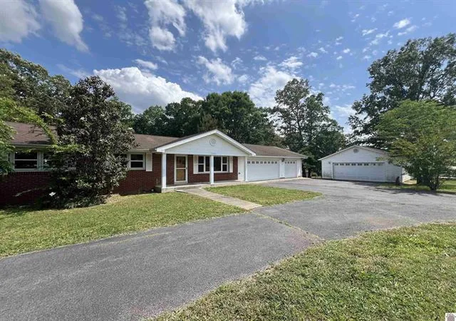 Homes for sale in Benton, KY | 1562 Moors Camp Hwy, Benton, KY 42025 | MLS# 26016054